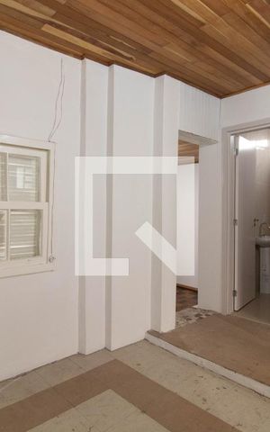 Casa à venda com 180m², 3 quartos e 1 vaga Casa à venda com 180m², 3 quartos e 1 vagaCorredor