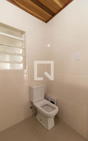 Casa à venda com 180m², 3 quartos e 1 vaga Casa à venda com 180m², 3 quartos e 1 vagaBanheiro 2