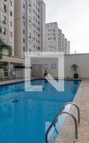 Apartamento à venda com 48m², 2 quartos e sem vagaÁrea comum - Piscina