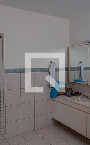 Apartamento para alugar com 275m², 3 quartos e 2 vagas Apartamento para alugar com 275m², 3 quartos e 2 vagasBanheiro da Suíte 2