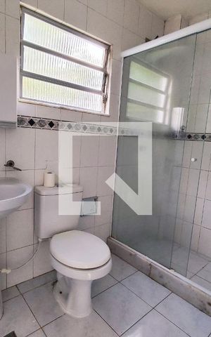 Casa para alugar com 180m², 2 quartos e sem vaga Casa para alugar com 180m², 2 quartos e sem vagaBanheiro