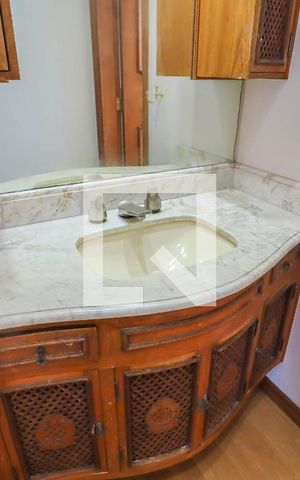 Apartamento à venda com 170m², 3 quartos e 3 vagas Apartamento à venda com 170m², 3 quartos e 3 vagasBanheiro