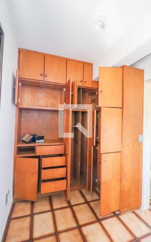Apartamento à venda com 170m², 3 quartos e 3 vagas Apartamento à venda com 170m², 3 quartos e 3 vagasÁrea de Serviço