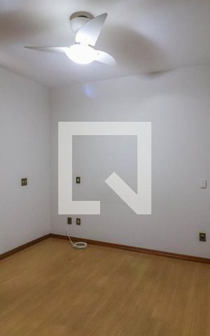 Apartamento à venda com 170m², 3 quartos e 3 vagas Apartamento à venda com 170m², 3 quartos e 3 vagasSuíte 1