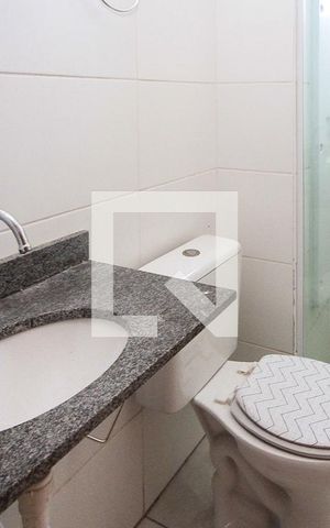 Apartamento à venda com 47m², 2 quartos e 1 vaga Apartamento à venda com 47m², 2 quartos e 1 vagaBanheiro