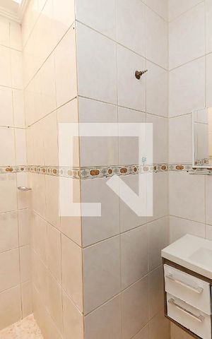 Casa à venda com 69m², 2 quartos e 1 vaga Casa à venda com 69m², 2 quartos e 1 vagaBanheiro