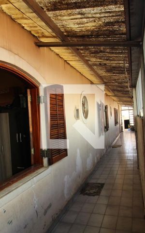 Casa à venda com 158m², 3 quartos e 2 vagasCorredor