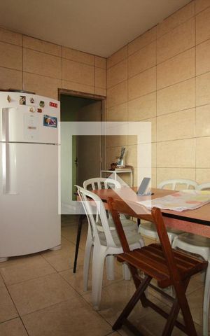 Casa à venda com 158m², 3 quartos e 2 vagascozinha