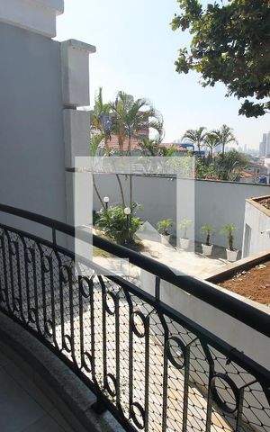 Casa de condomínio à venda com 392m², 4 quartos e 6 vagasQuarto 4 - Varanda