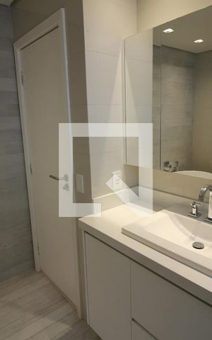 Casa de condomínio à venda com 392m², 4 quartos e 6 vagasQuarto 4 - Banheiro