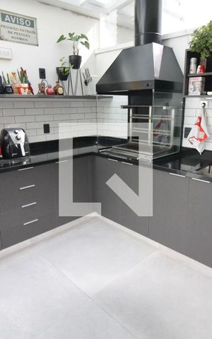 Casa de condomínio à venda com 392m², 4 quartos e 6 vagasÁrea gourmet