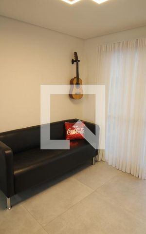 Casa de condomínio à venda com 392m², 4 quartos e 6 vagasSala de TV