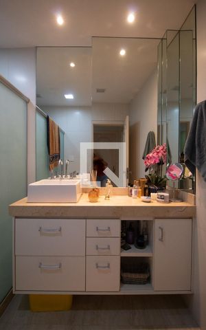 Apartamento para alugar com 140m², 3 quartos e 1 vaga Apartamento para alugar com 140m², 3 quartos e 1 vagaBanheiro social