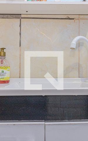 Casa à venda com 366m², 2 quartos e 2 vagasBanheiro 1