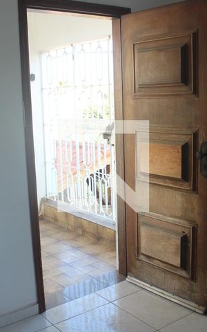 Casa à venda com 300m², 4 quartos e 5 vagasSacada da Suíte 3