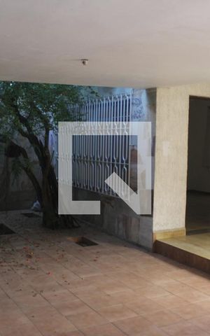 Casa à venda com 300m², 4 quartos e 5 vagasQuintal