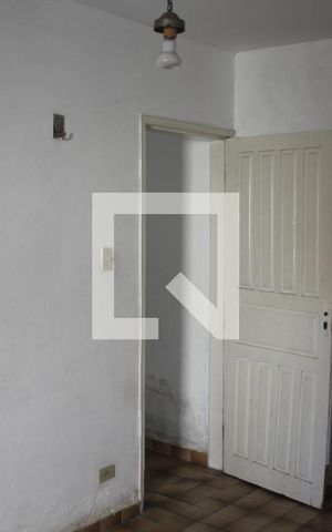 Casa à venda com 300m², 4 quartos e 5 vagasSala casa Fundos