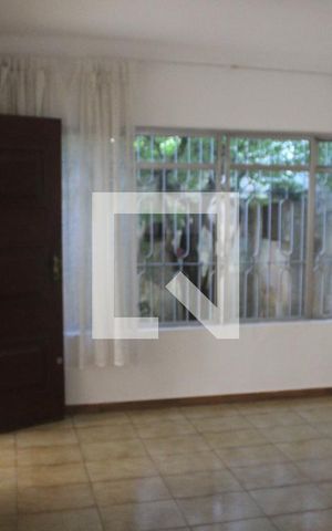 Casa à venda com 300m², 4 quartos e 5 vagasSala