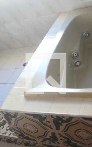 Casa à venda com 300m², 4 quartos e 5 vagasBanheiro Suíte 3