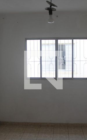 Casa à venda com 300m², 4 quartos e 5 vagasQuarto 2 casa dos fundos