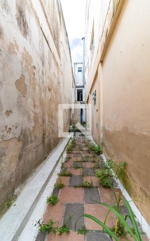 Casa à venda com 200m², 3 quartos e 2 vagas Casa à venda com 200m², 3 quartos e 2 vagasQuintal - Corredor