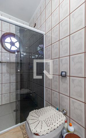Casa à venda com 208m², 4 quartos e 2 vagasBanheiro da suíte