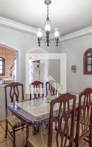 Casa à venda com 208m², 4 quartos e 2 vagasSala de jantar