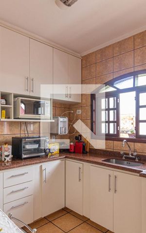 Casa à venda com 208m², 4 quartos e 2 vagasCozinha