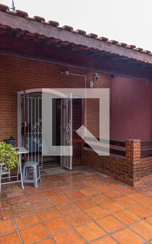Casa à venda com 208m², 4 quartos e 2 vagasSacada