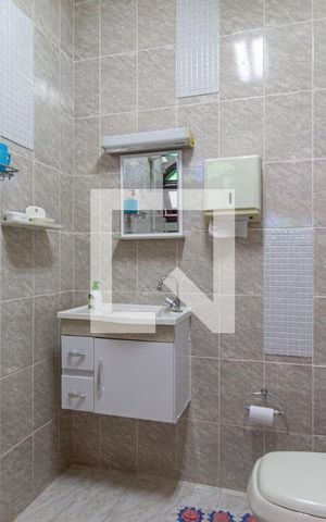 Casa à venda com 208m², 4 quartos e 2 vagasBanheiro