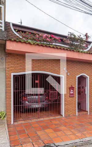 Casa à venda com 208m², 4 quartos e 2 vagasFachada