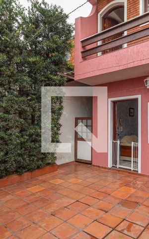 Casa à venda com 208m², 4 quartos e 2 vagasQuintal