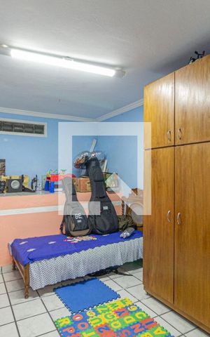 Casa à venda com 208m², 4 quartos e 2 vagasQuarto