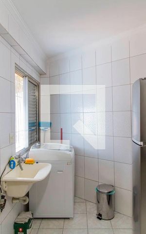 Casa à venda com 150m², 4 quartos e 2 vagas Casa à venda com 150m², 4 quartos e 2 vagasCasa 2 Cozinha e Área de Serviço