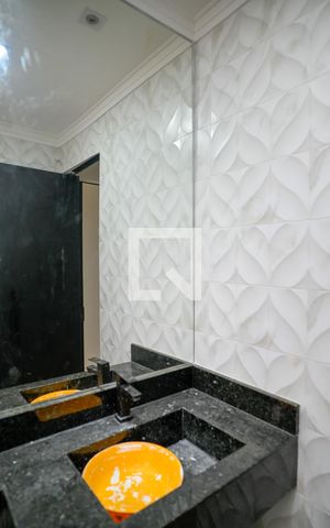Apartamento à venda com 42m², 2 quartos e sem vaga Apartamento à venda com 42m², 2 quartos e sem vagaBanheiro