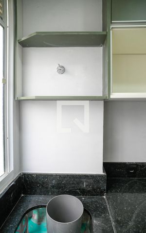 Apartamento à venda com 42m², 2 quartos e sem vaga Apartamento à venda com 42m², 2 quartos e sem vagaÁrea de Serviço