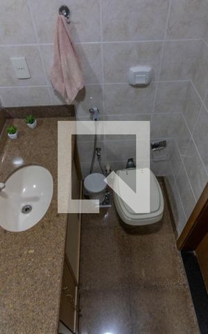 Apartamento à venda com 183m², 3 quartos e 4 vagas Apartamento à venda com 183m², 3 quartos e 4 vagasBanheiro Social