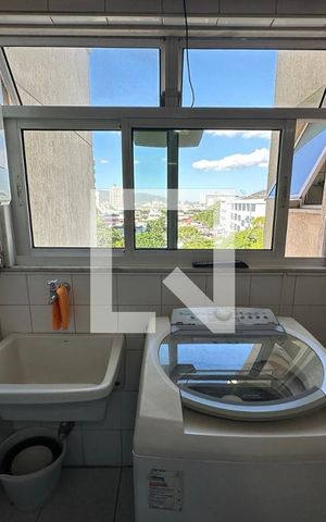 Apartamento à venda com 169m², 2 quartos e 2 vagas Apartamento à venda com 169m², 2 quartos e 2 vagasCozinha e Área de Serviço