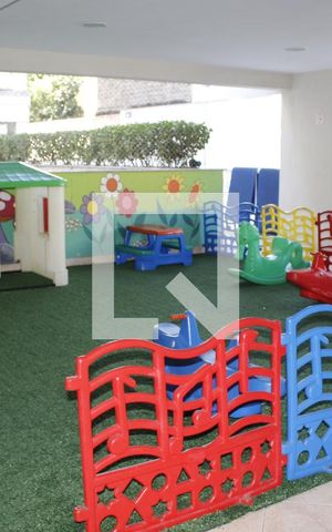 Apartamento à venda com 169m², 2 quartos e 2 vagasÁrea comum - Playground