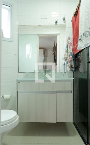 Apartamento à venda com 75m², 2 quartos e 2 vagas Apartamento à venda com 75m², 2 quartos e 2 vagasBanheiro 2