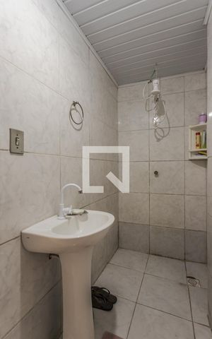 Casa à venda com 250m², 3 quartos e 2 vagas Casa à venda com 250m², 3 quartos e 2 vagasBanheiro