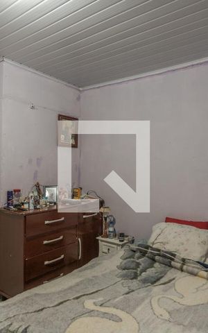 Casa à venda com 250m², 3 quartos e 2 vagas Casa à venda com 250m², 3 quartos e 2 vagasQuarto 1