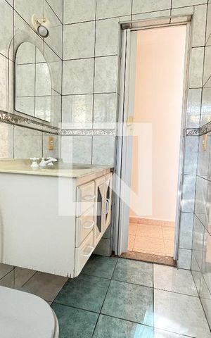 Casa à venda com 100m², 2 quartos e sem vaga Casa à venda com 100m², 2 quartos e sem vagaBanheiro da Suíte 2