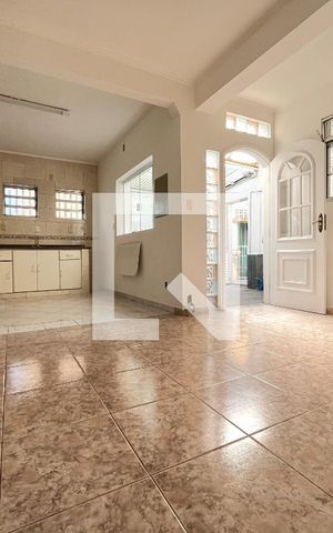 Casa à venda com 100m², 2 quartos e sem vaga Casa à venda com 100m², 2 quartos e sem vagaSala