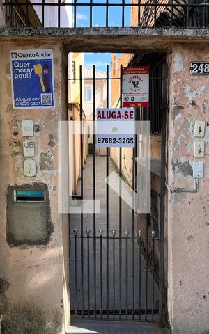 Casa à venda com 100m², 2 quartos e sem vaga Casa à venda com 100m², 2 quartos e sem vagaFachada