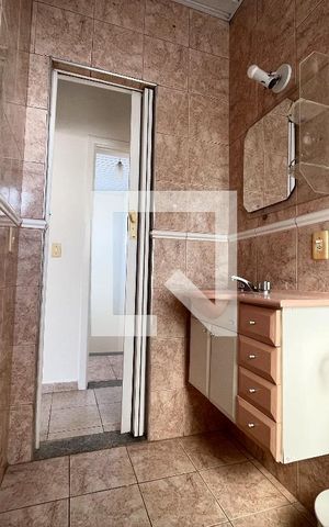 Casa à venda com 100m², 2 quartos e sem vaga Casa à venda com 100m², 2 quartos e sem vagaBanheiro da Suíte 1