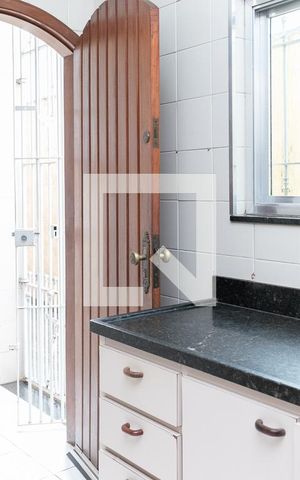 Casa à venda com 129m², 2 quartos e 2 vagas Casa à venda com 129m², 2 quartos e 2 vagasCozinha