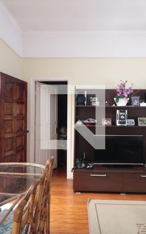 Casa à venda com 300m², 2 quartos e 8 vagasSala