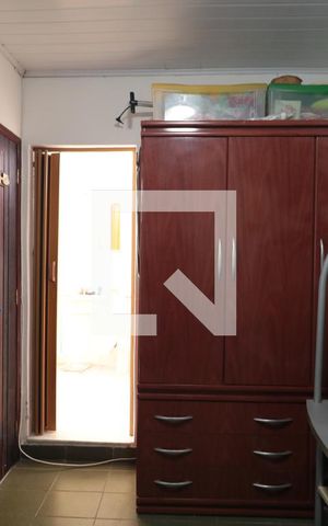 Casa à venda com 300m², 2 quartos e 8 vagasQuarto 2