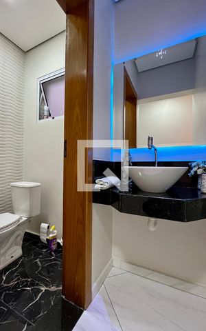 Casa à venda com 120m², 3 quartos e 2 vagas Casa à venda com 120m², 3 quartos e 2 vagasLavabo